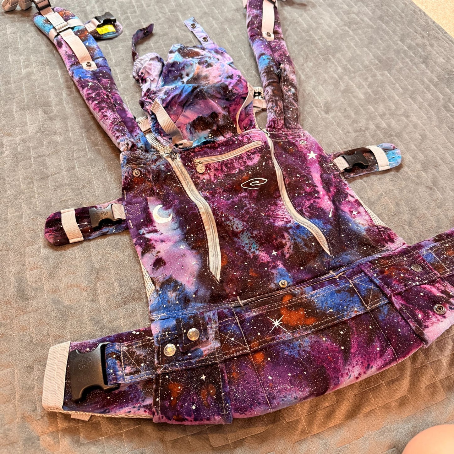 ✨ Galaxy Dyed Lillebaby || Baby Carrier, Upcycled ♻️