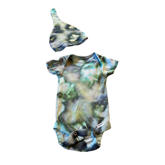 Tie Dyed Bodysuit || 0-3 Months + Hat Bundle
